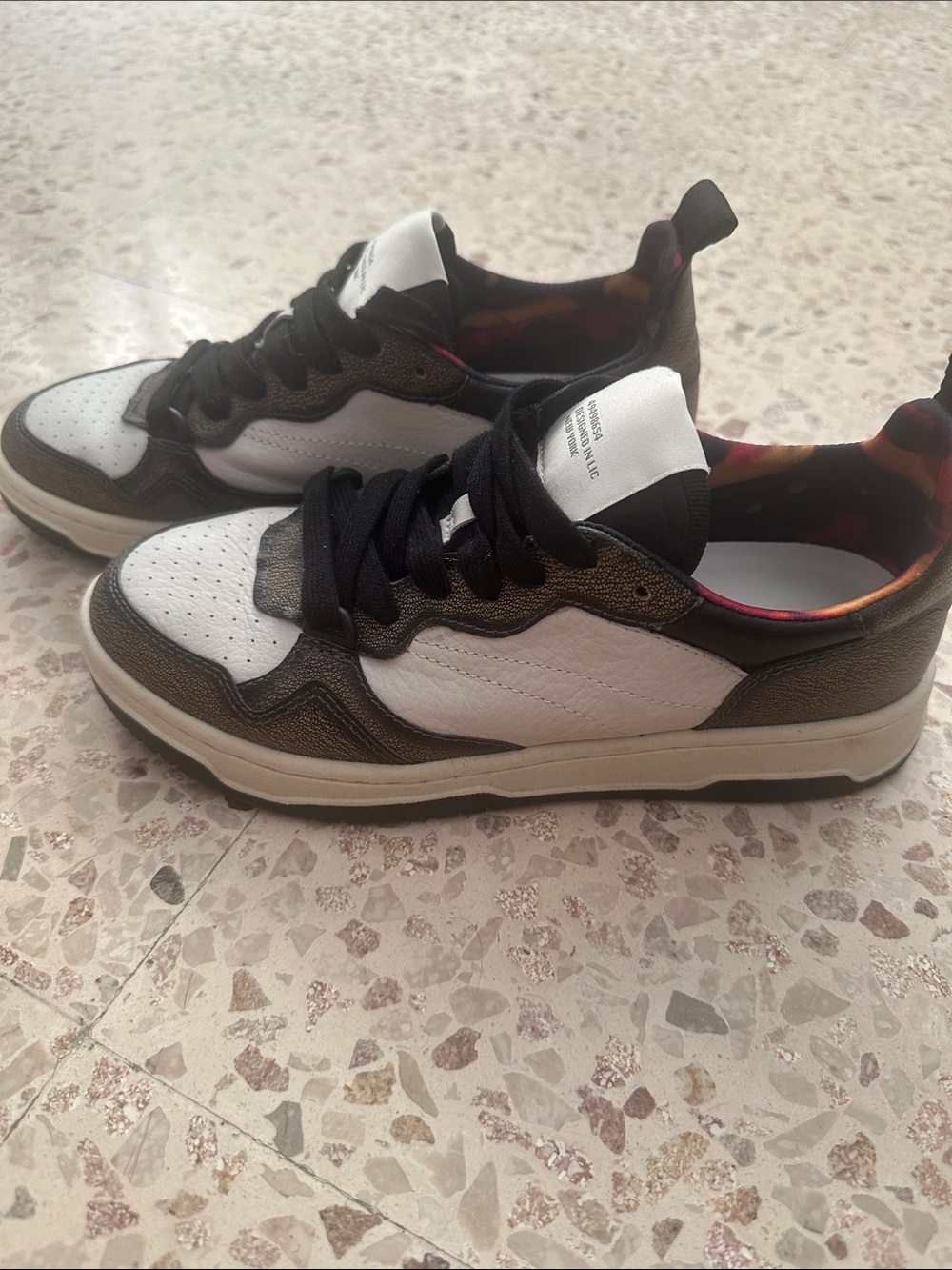 Women White and Black Low-Top Steve Madden Sneakers Everlie